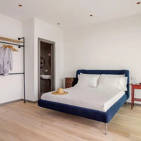Rotolo Roof 21 5c Apartment *